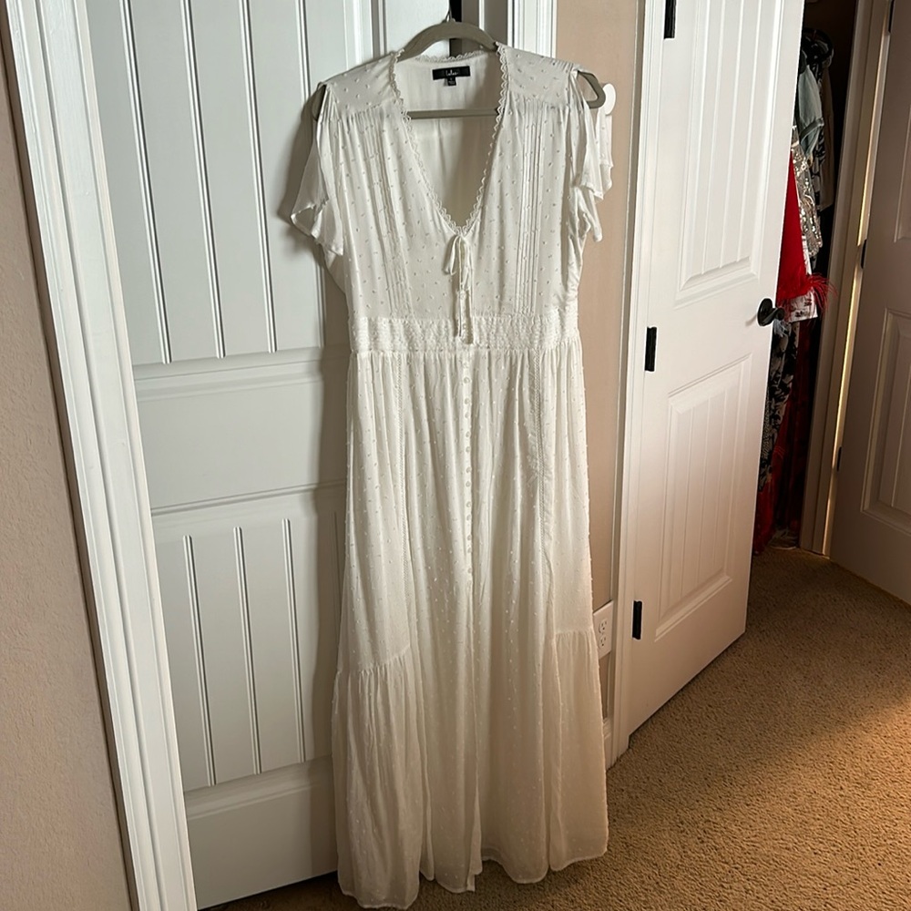 NWOT Lulu’s White dress - Large